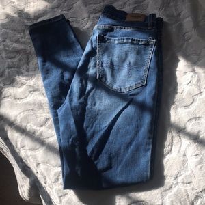 Ultra High Rise Ankle Jegging Levi’s ⚫️